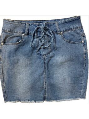 NWOT REVAMPED Denim Pull-on Skirt with Contrast Stitching.